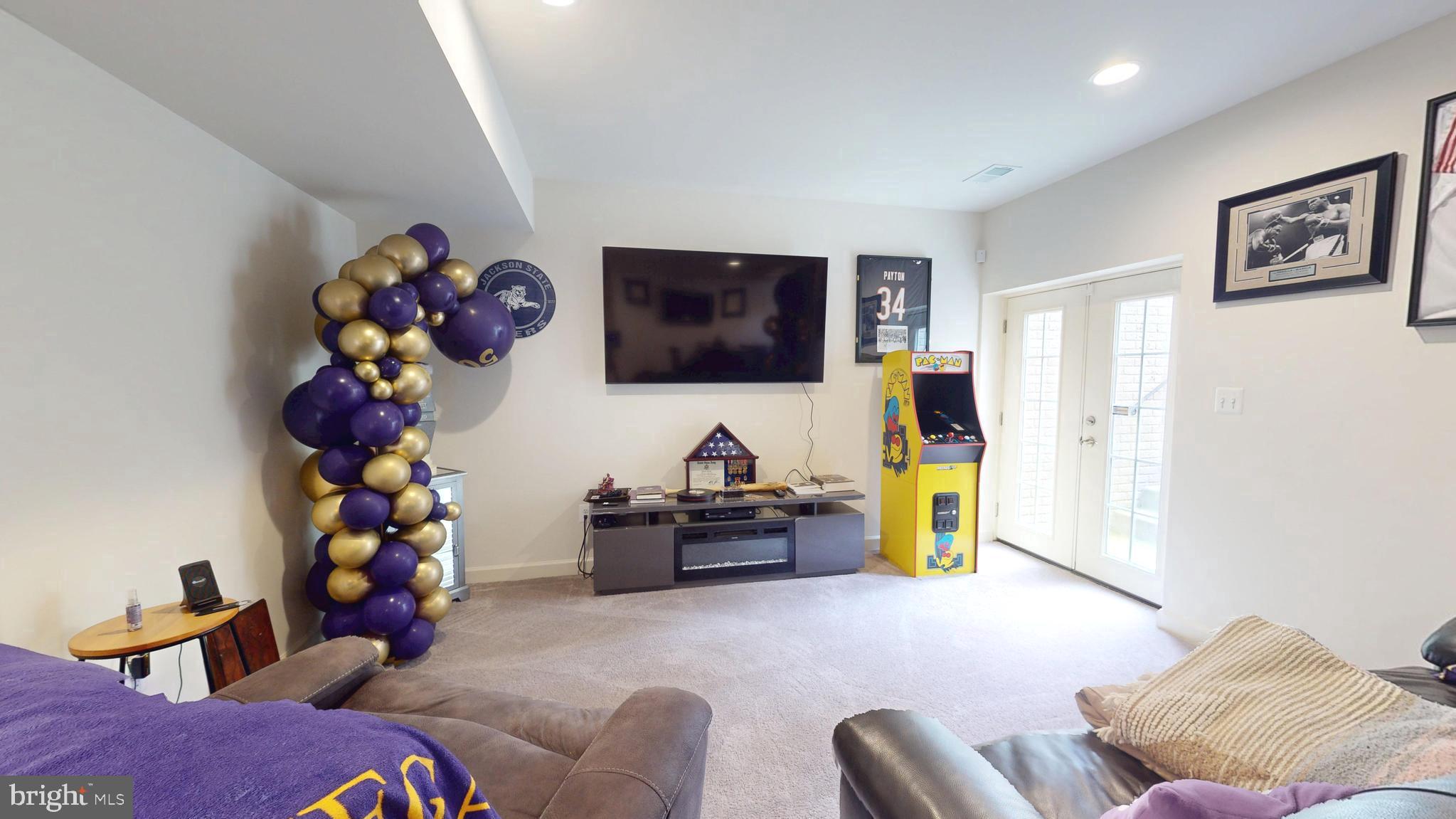 MARLBORO RIDGE - Residential