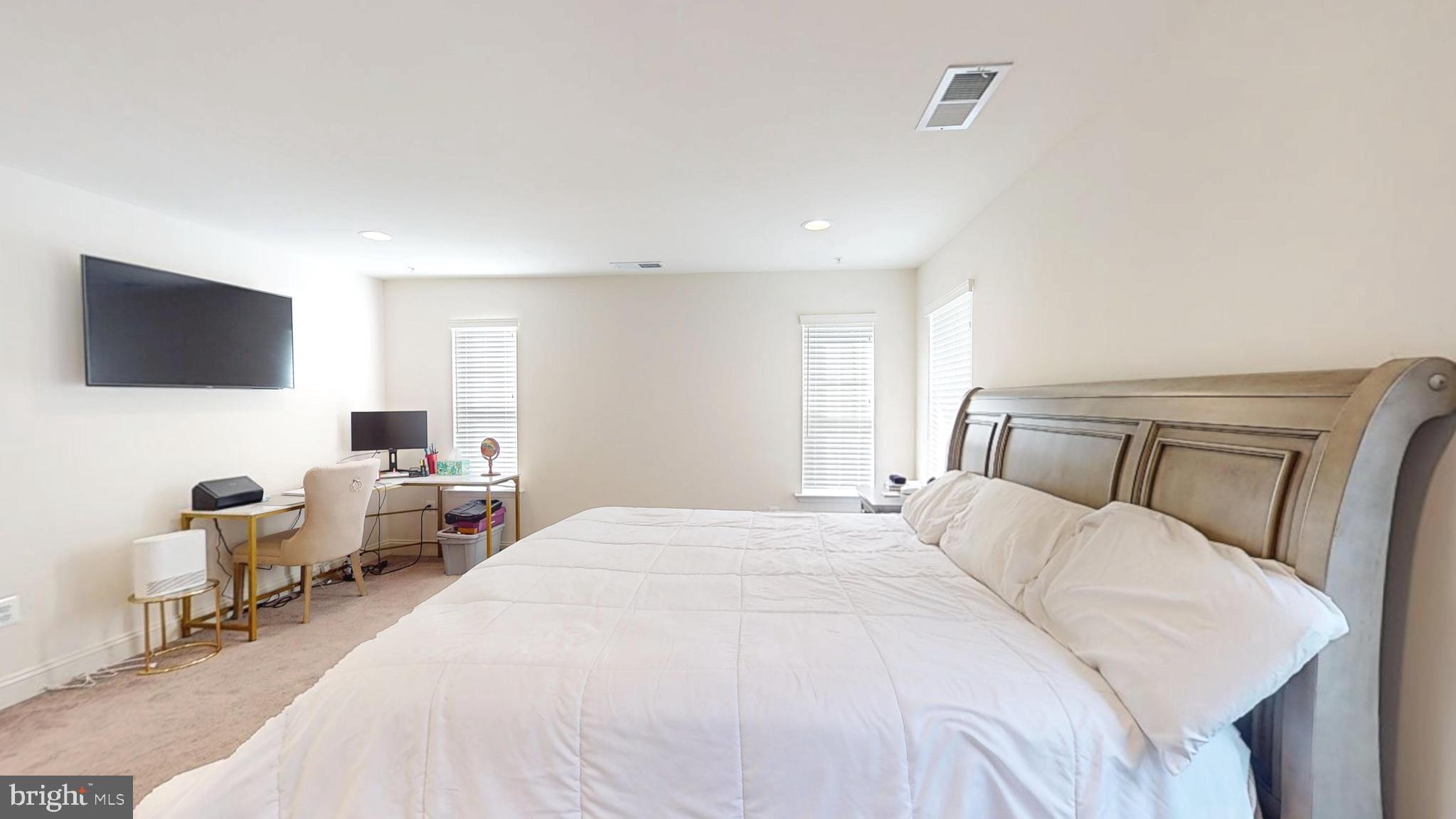 MARLBORO RIDGE - Residential