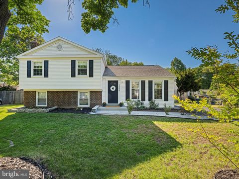 Photo of 1000 Hertford Street, HERNDON, VA 20170 (MLS # VAFX2301546)