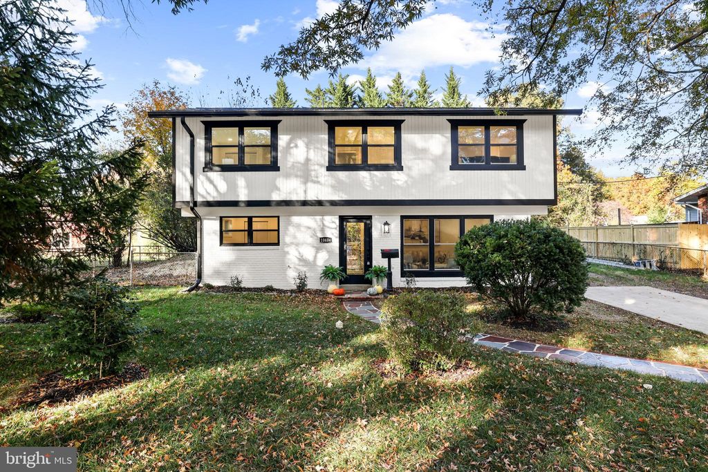 Photo of 10404 Forest Avenue, FAIRFAX, VA 22030 (MLS # VAFC2007290)