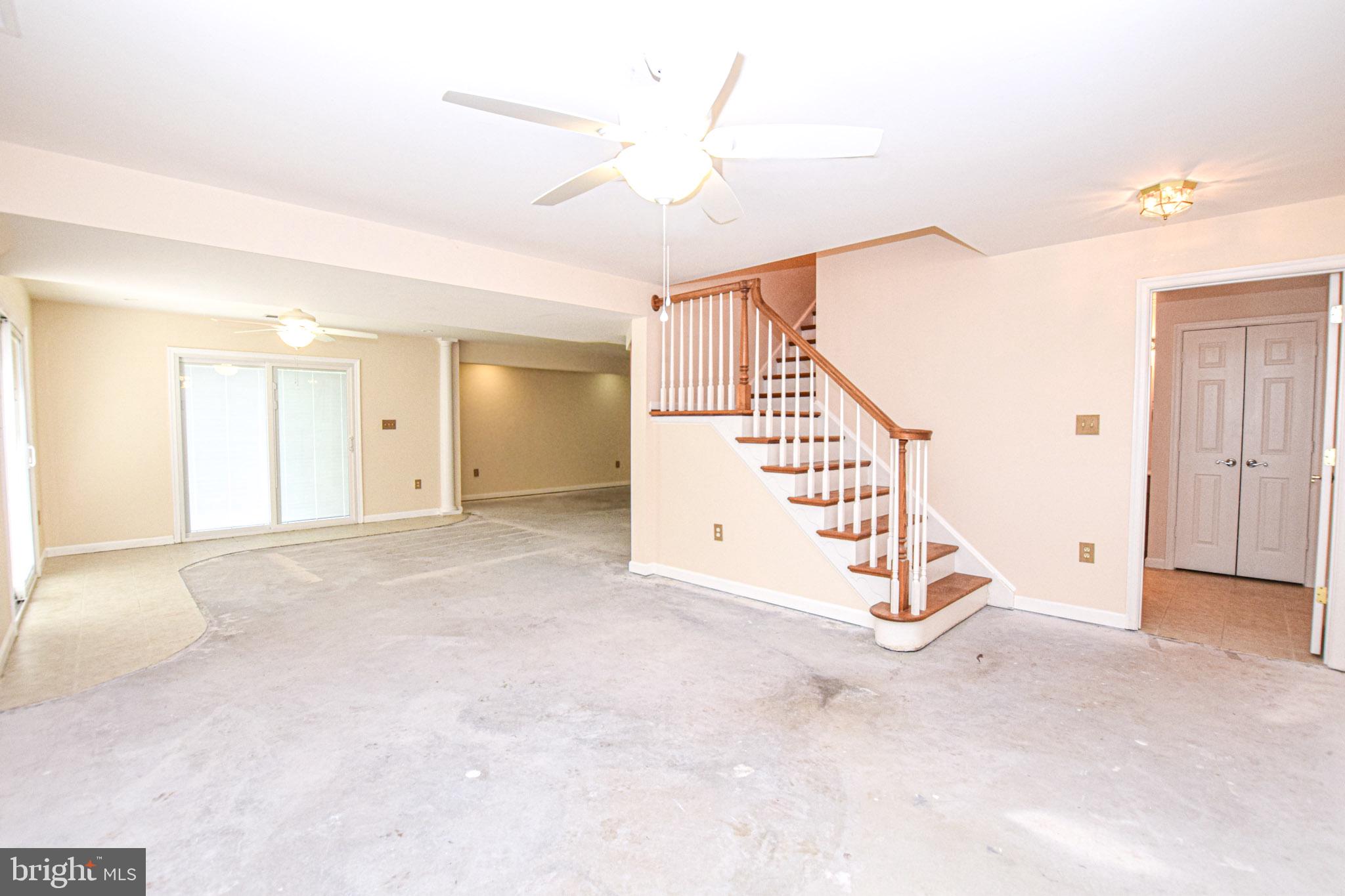 CRESCENT HILLS ESTATES - Residential