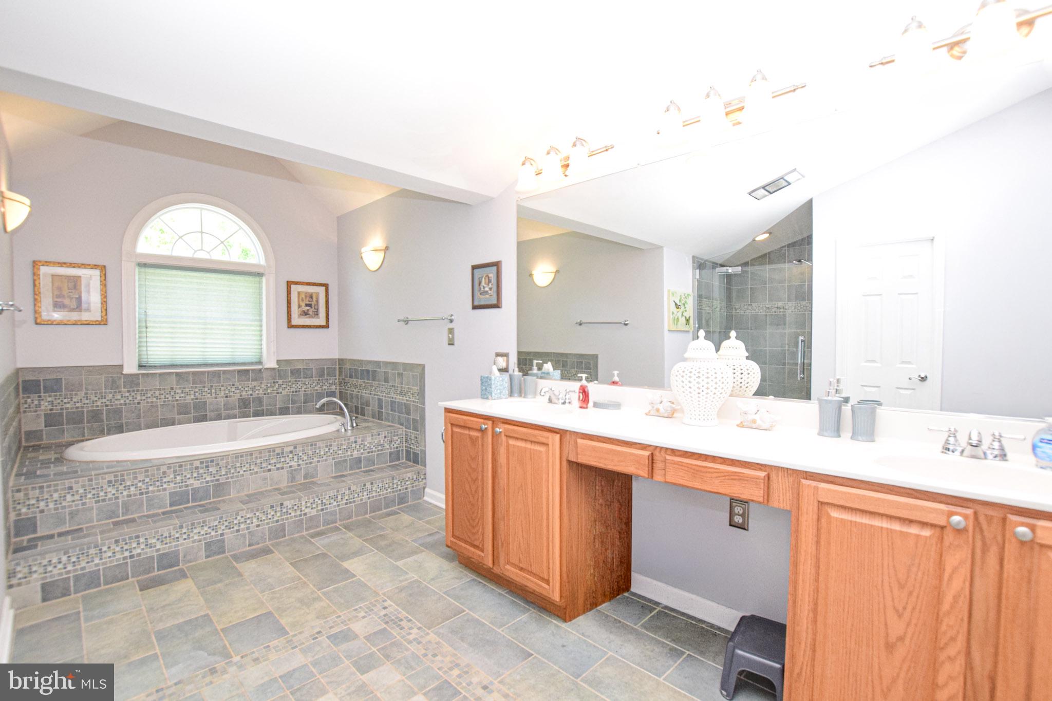 CRESCENT HILLS ESTATES - Residential