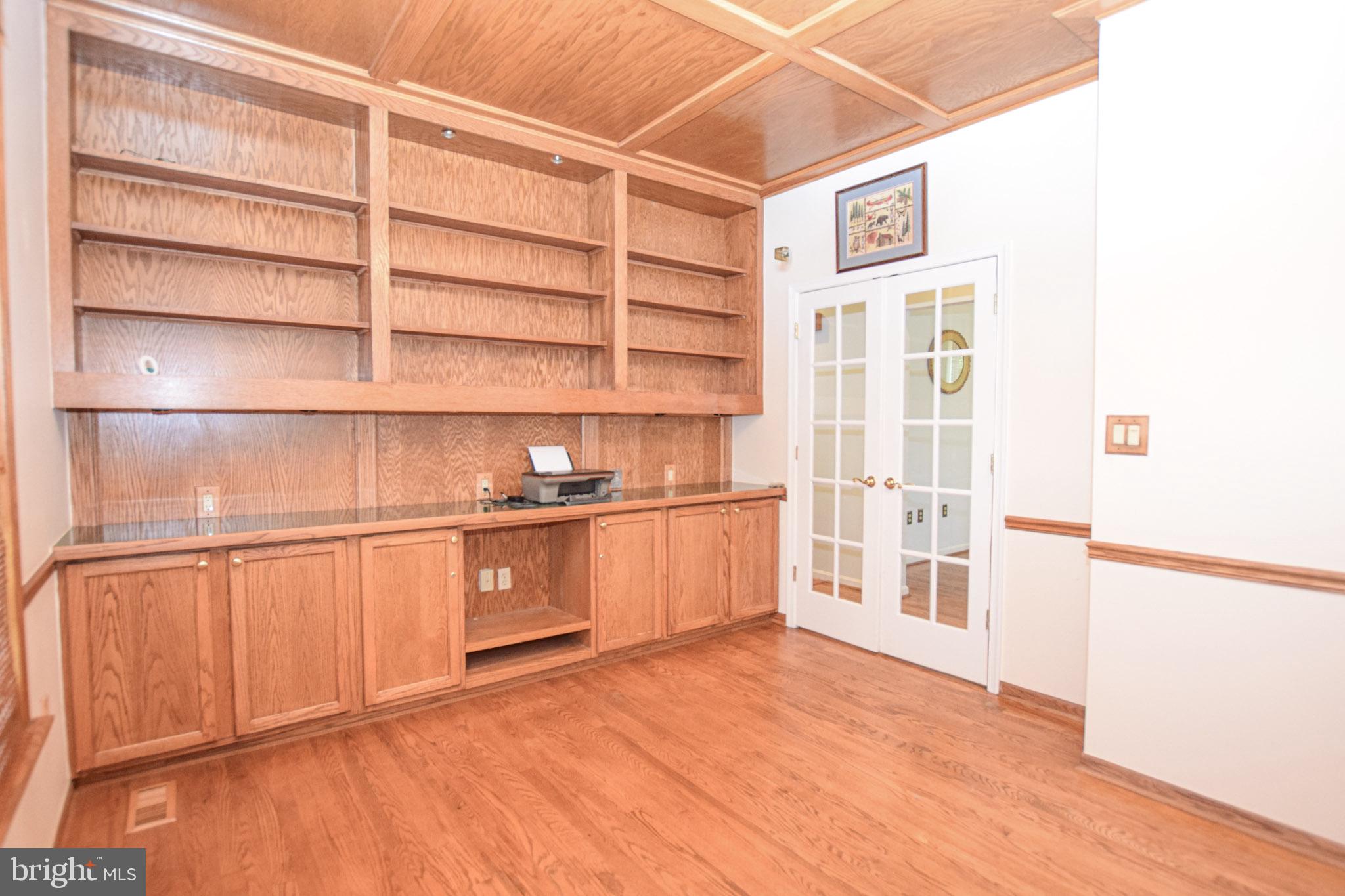 CRESCENT HILLS ESTATES - Residential
