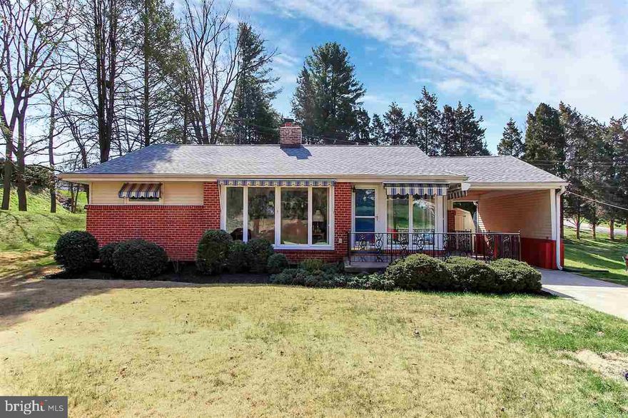 Quaint home tucked away from all the hustle and bustle of everyday life. Two nice size bedrooms with option for third. Original hardwood floors throughout home under carpet and a yard big enough to entertain a large family. Priced right and ready for you to move in.