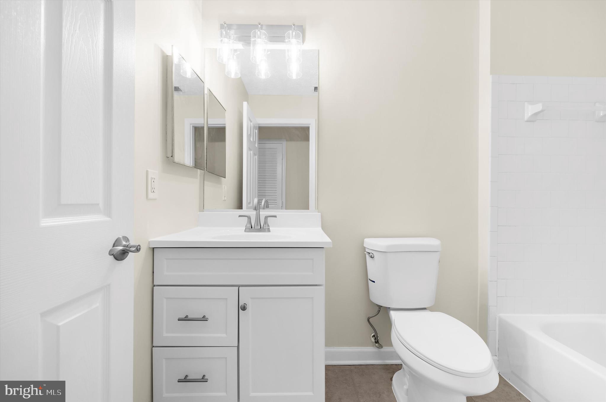 ADMIRAL REACH AT HARBOUR GATES - Residential Lease