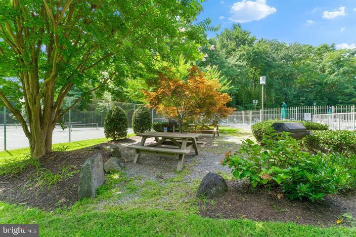 ADMIRAL REACH AT HARBOUR GATES - Residential Lease