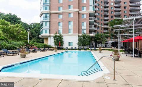 Photo of 3101 N Hampton Drive #606, ALEXANDRIA, VA 22302 (MLS # VAAX2064954)