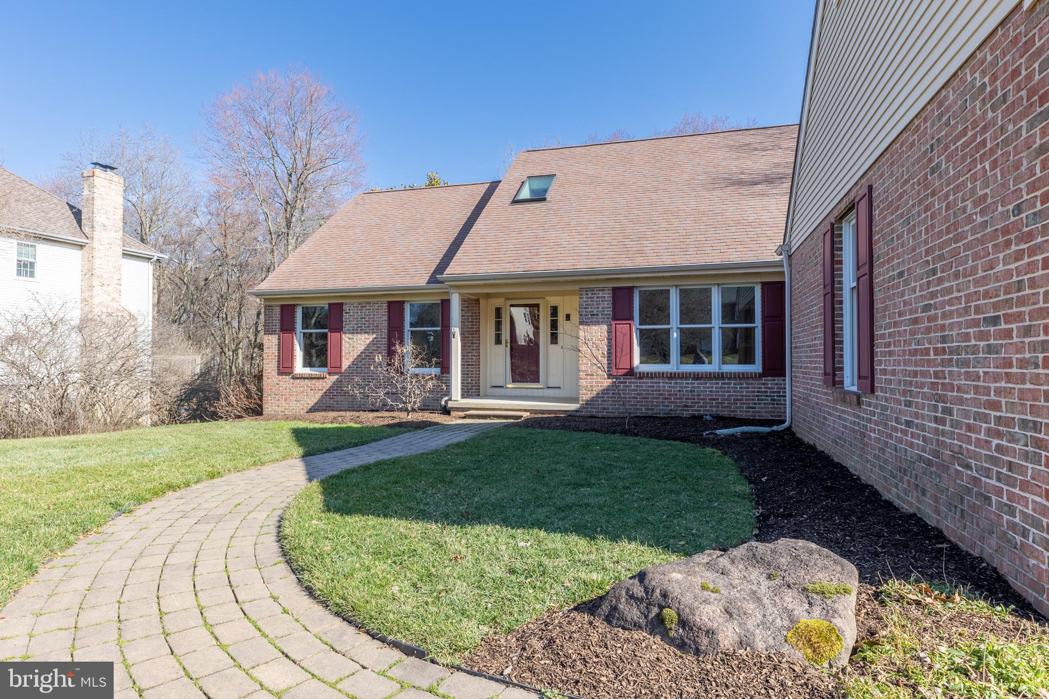 4 RUNNING BROOK LANE