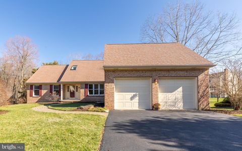 Homes For Sale - 4 Running Brook Lane<br/> New Castle County, NEWARK, DE 19711