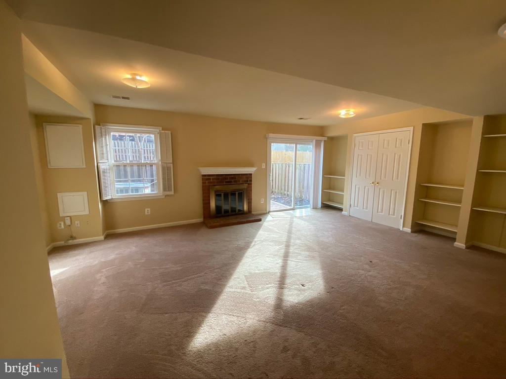 COUNTRY CREEK - Residential Lease