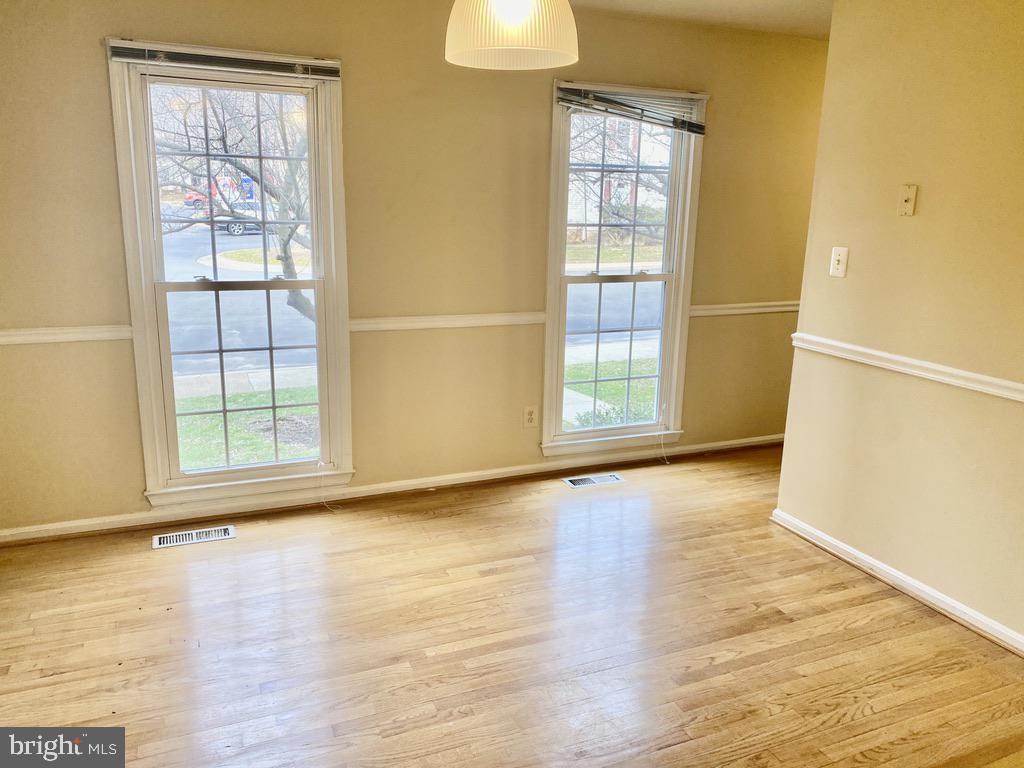 COUNTRY CREEK - Residential Lease