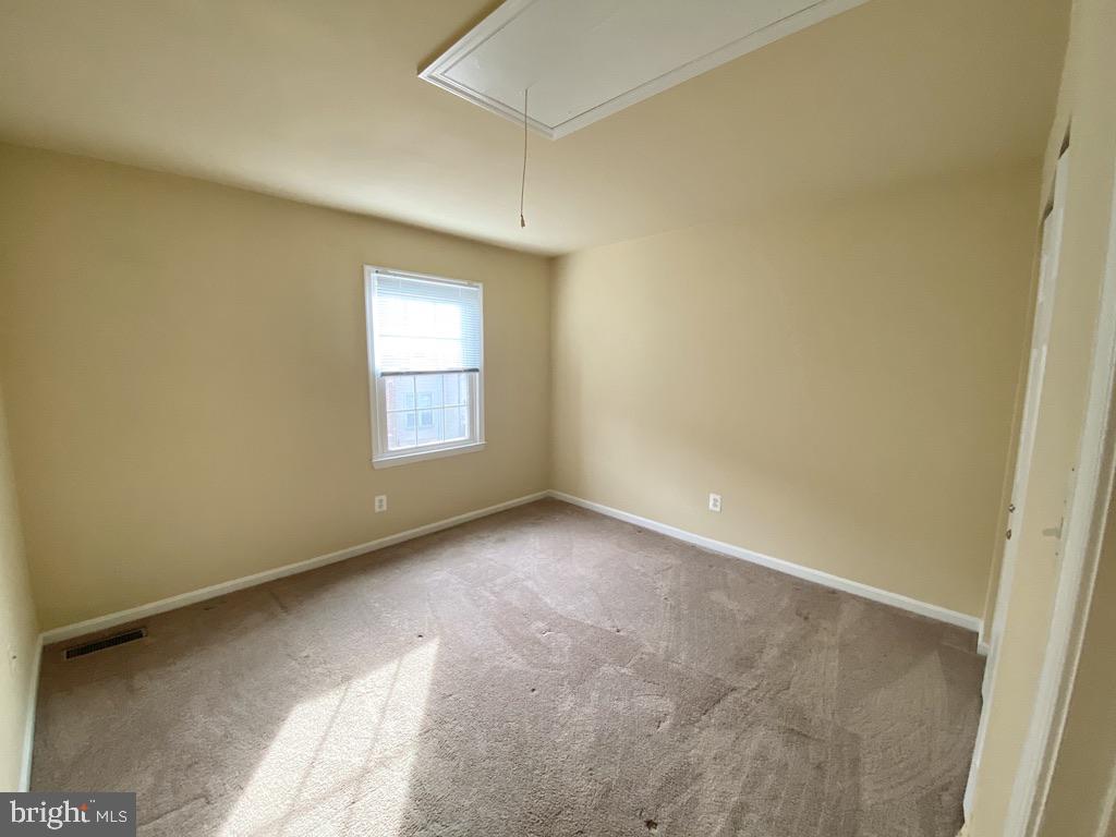 COUNTRY CREEK - Residential Lease