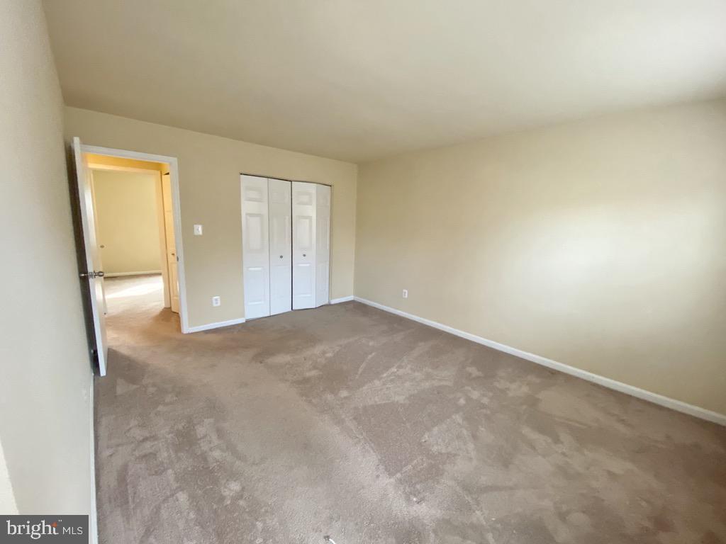 COUNTRY CREEK - Residential Lease