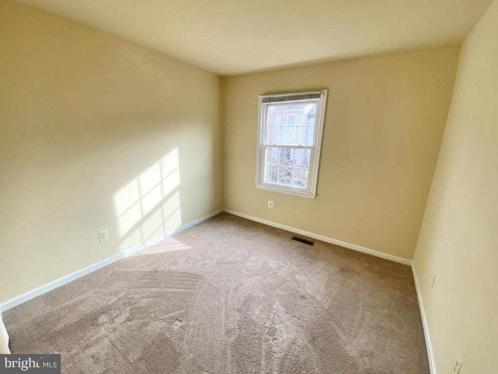 COUNTRY CREEK - Residential Lease