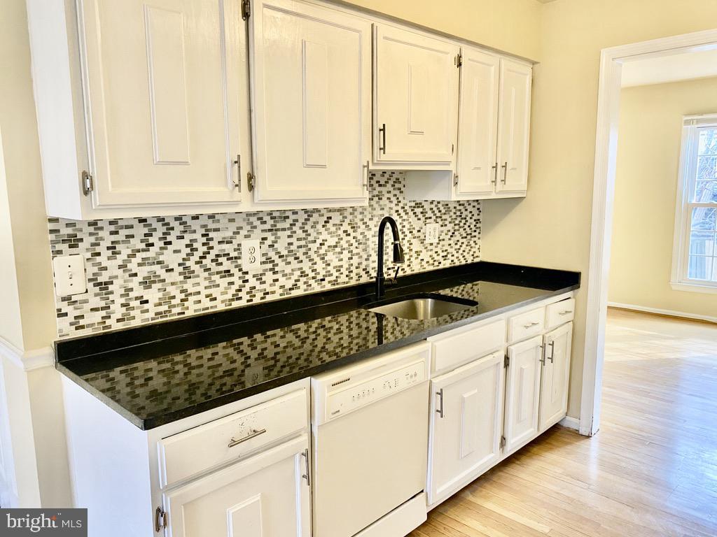 COUNTRY CREEK - Residential Lease