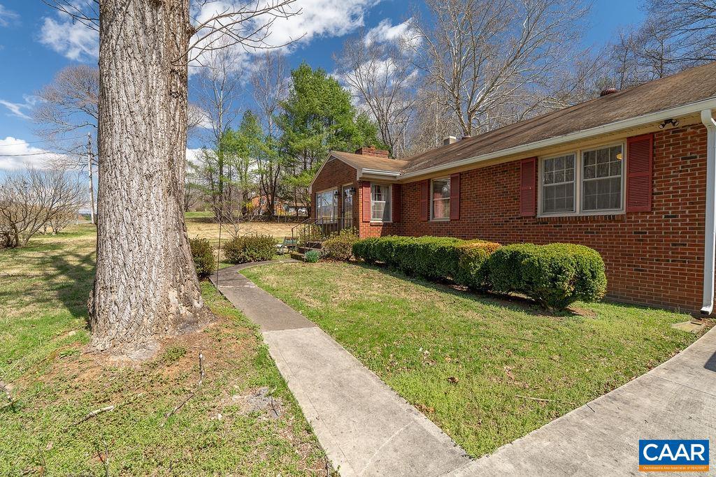 1380 S F T VALLEY RD