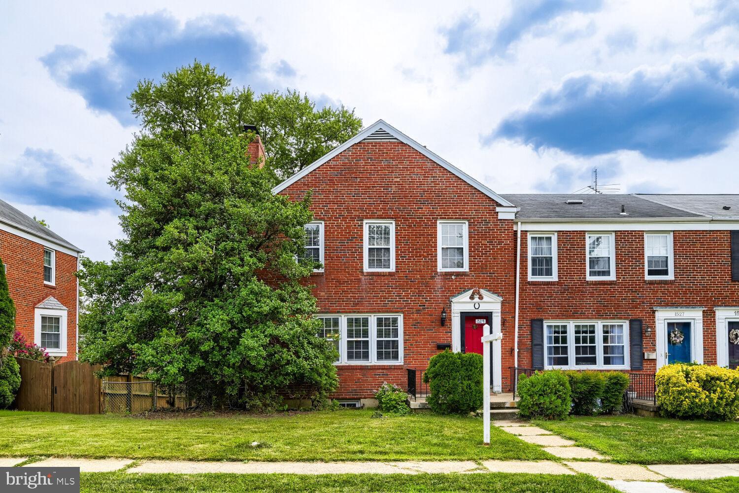 1529 DOXBURY ROAD