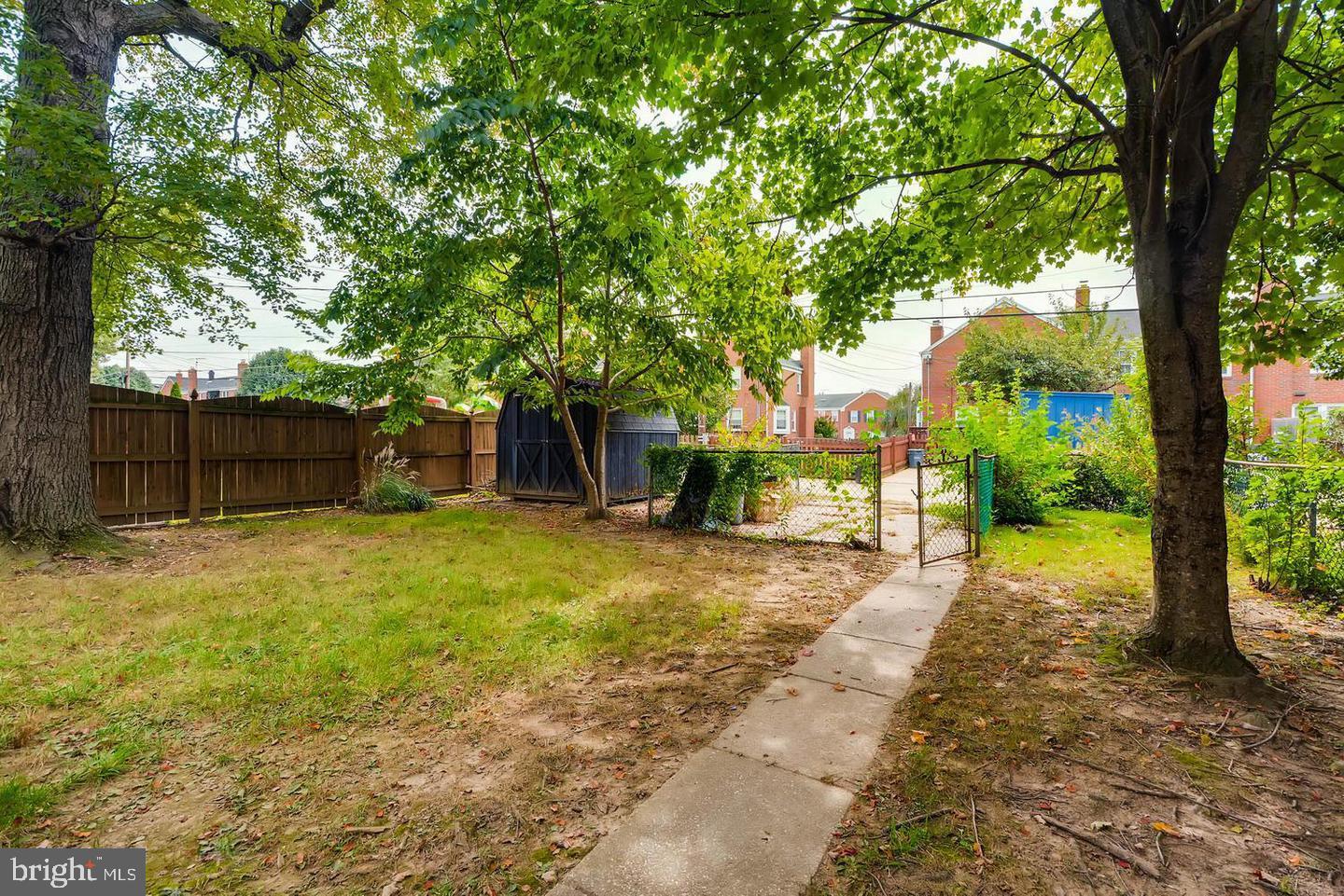 1529 DOXBURY ROAD