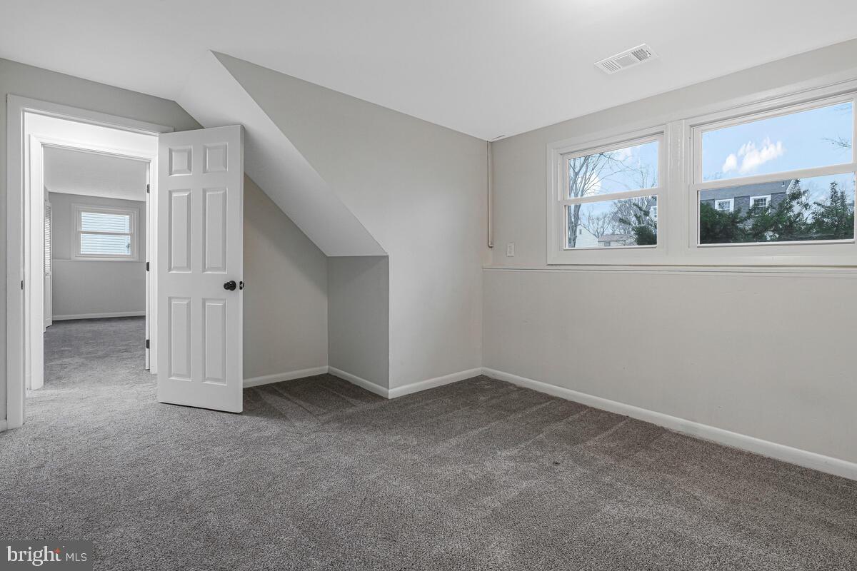 CLINTON WOODS - Residential Lease