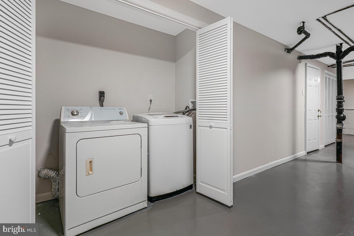 CLINTON WOODS - Residential Lease