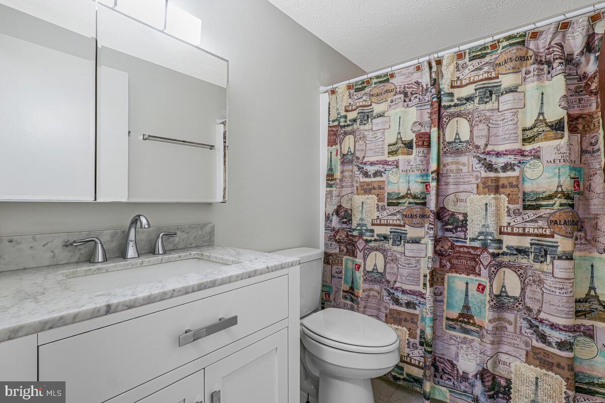 CLINTON WOODS - Residential Lease