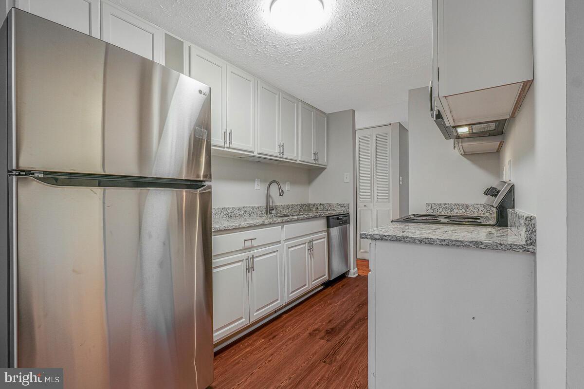 CLINTON WOODS - Residential Lease