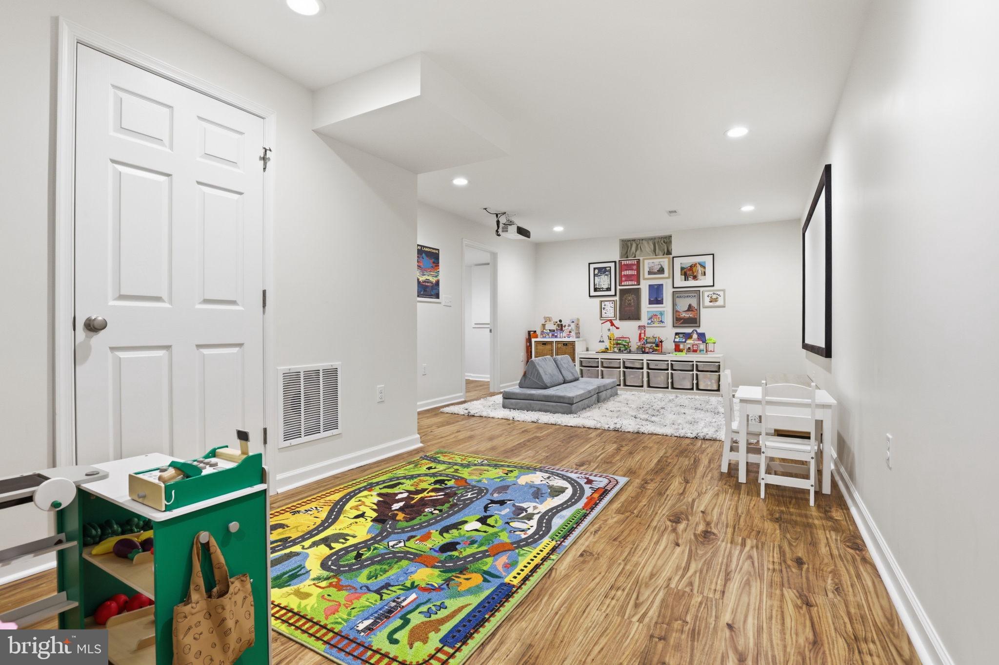HASTINGS HUNT - Residential