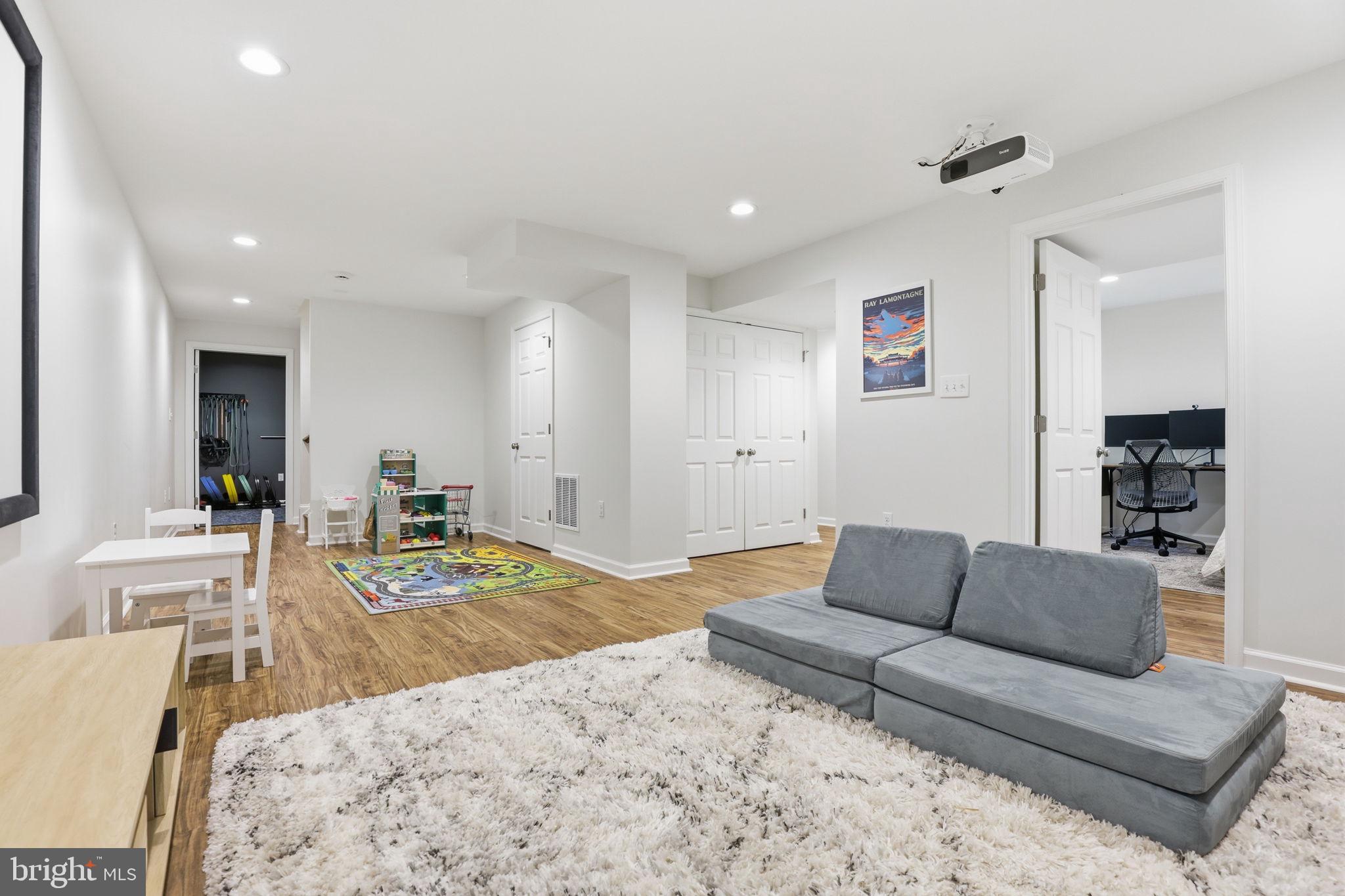 HASTINGS HUNT - Residential