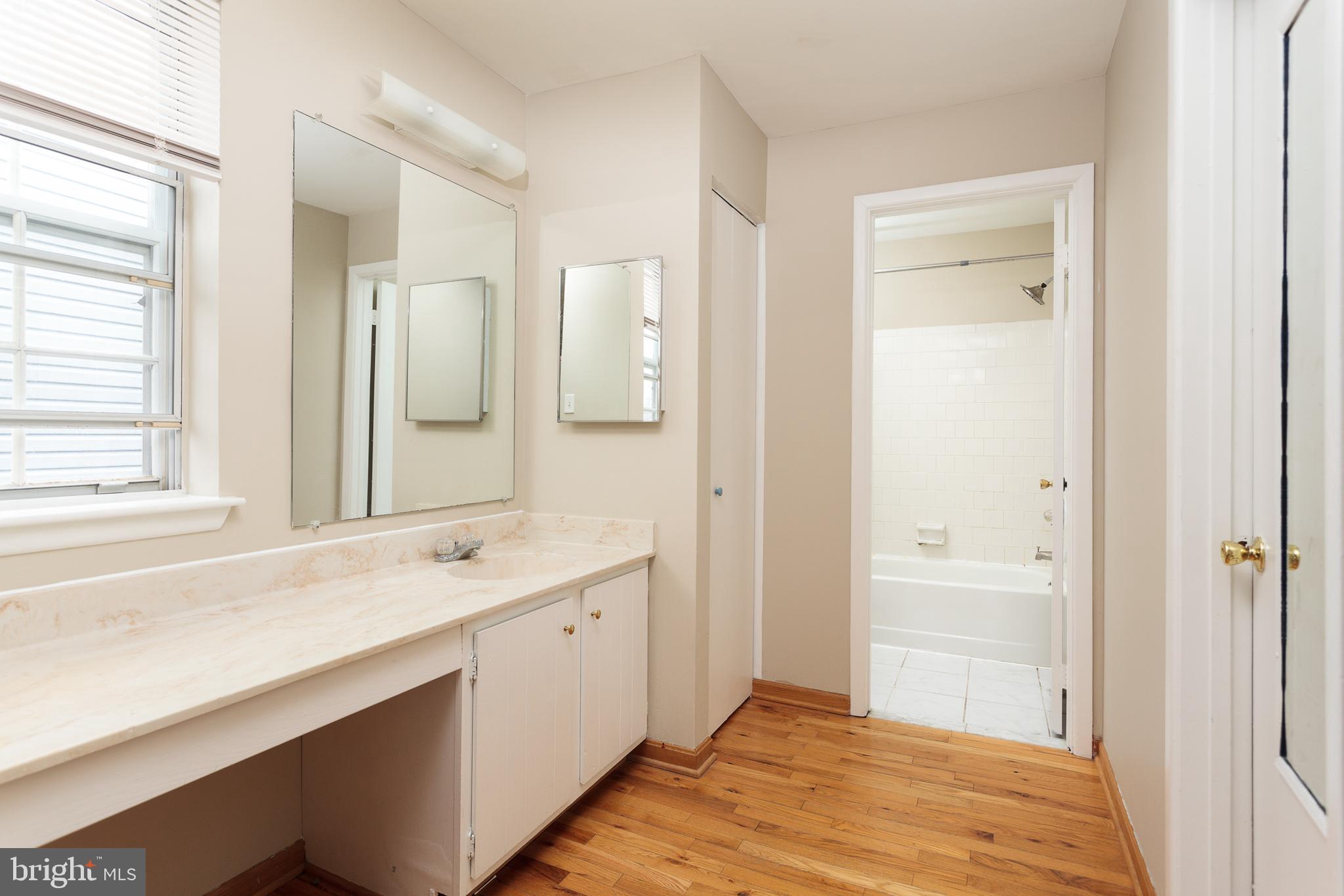 WILLOUGHBY WOODS - Residential