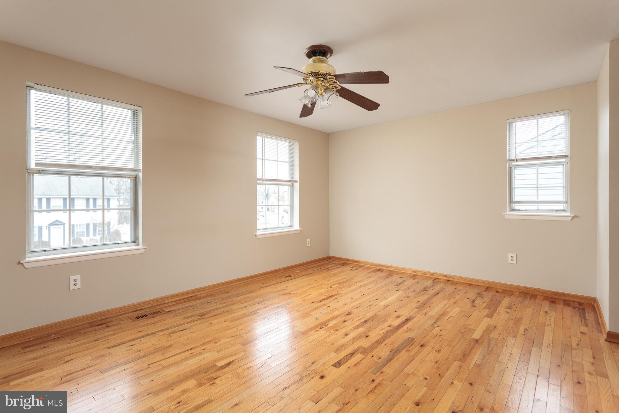 WILLOUGHBY WOODS - Residential