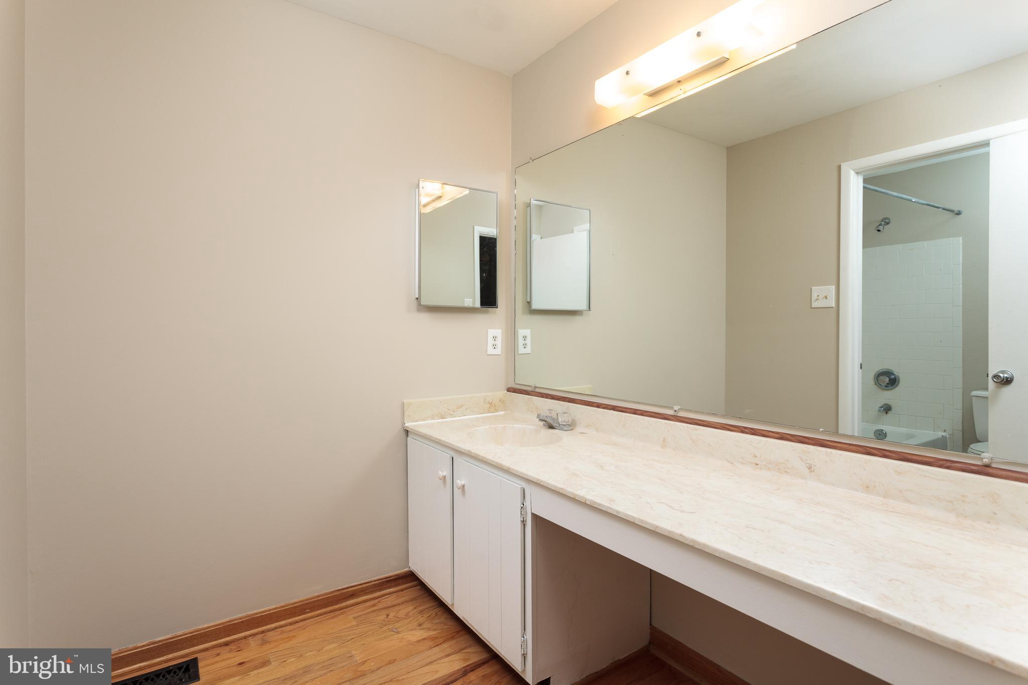 WILLOUGHBY WOODS - Residential