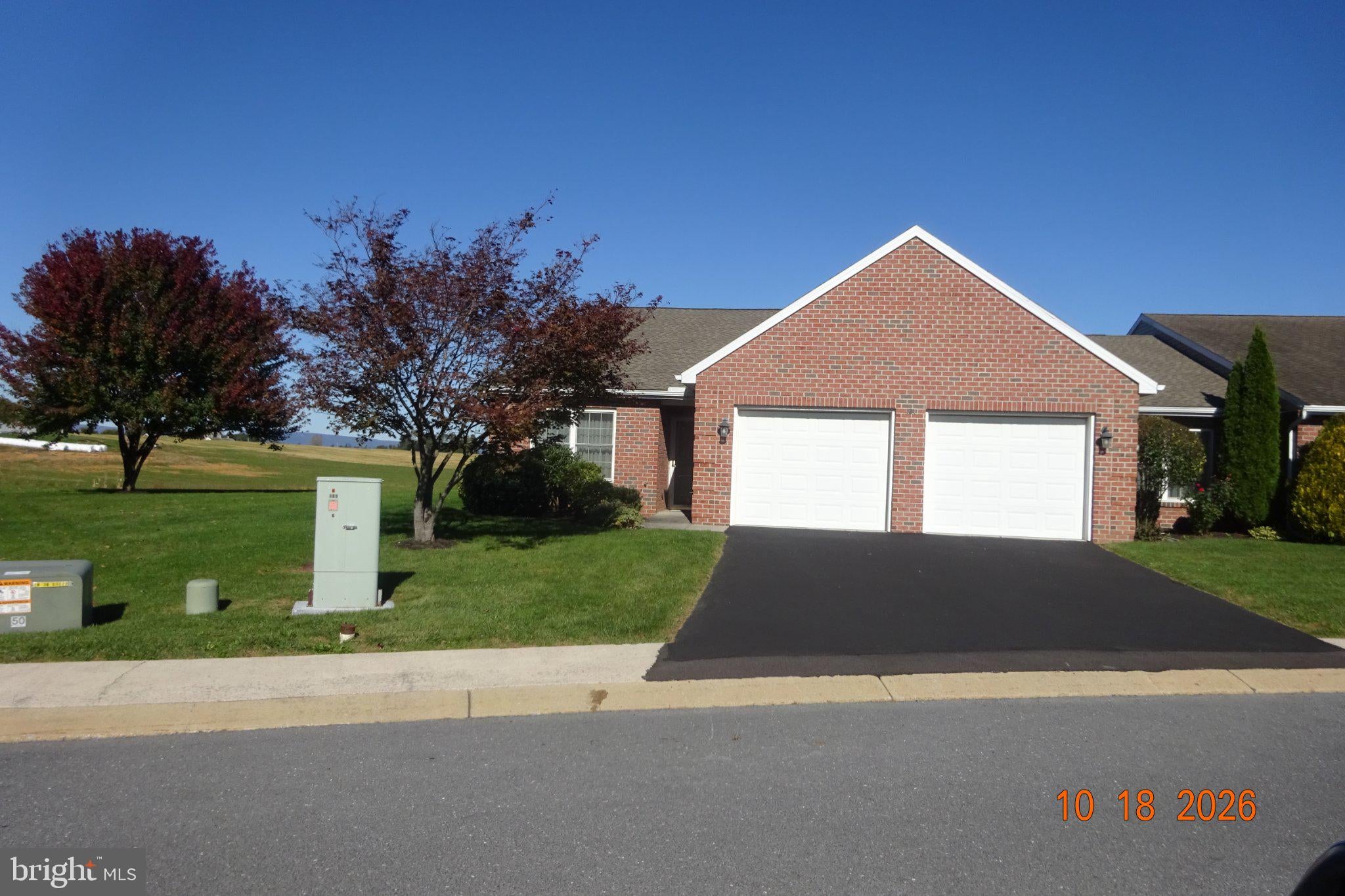 121 BLACKBIRD LANE