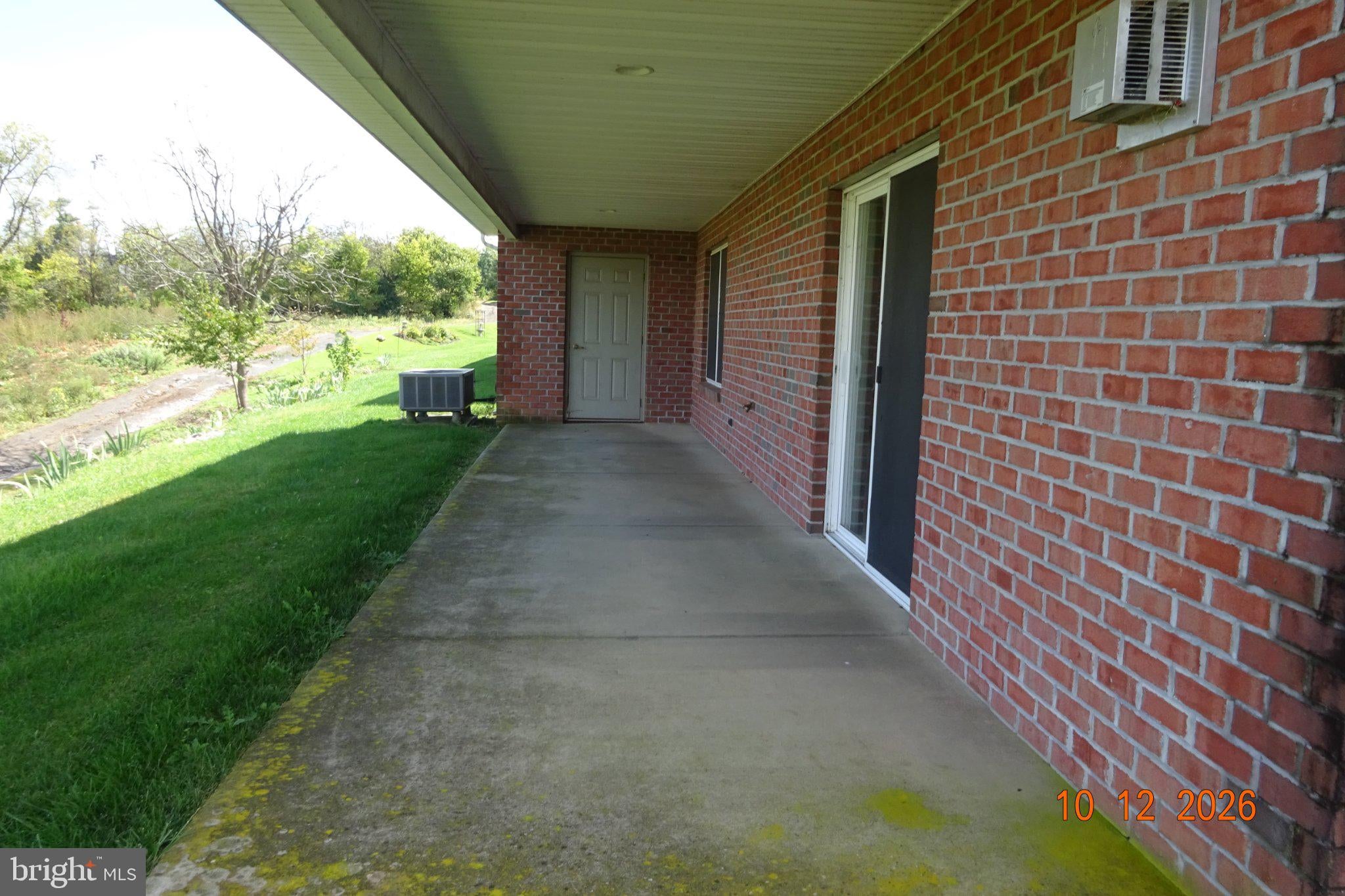 121 BLACKBIRD LANE