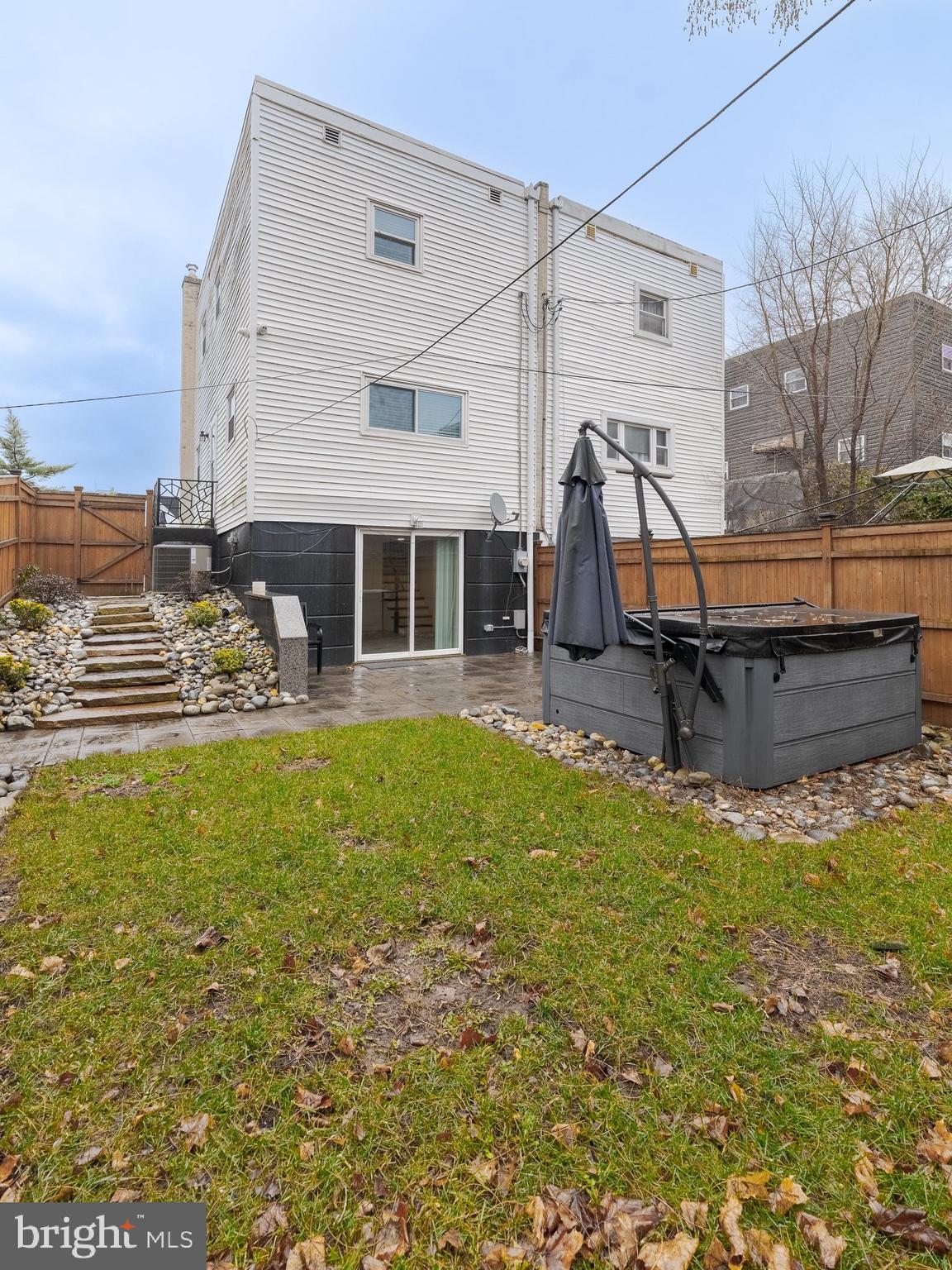 NORRIS HILLS - Residential