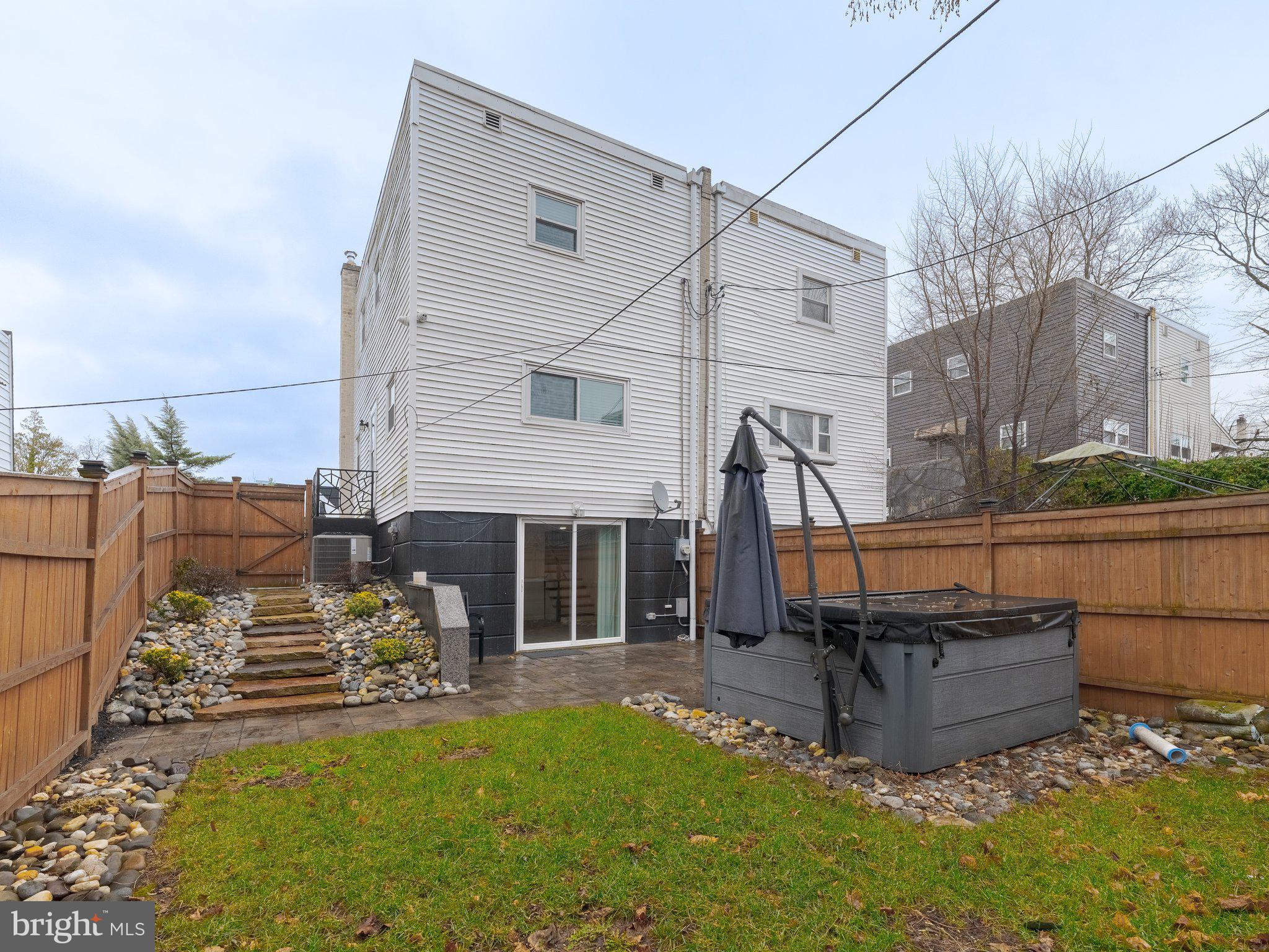 NORRIS HILLS - Residential