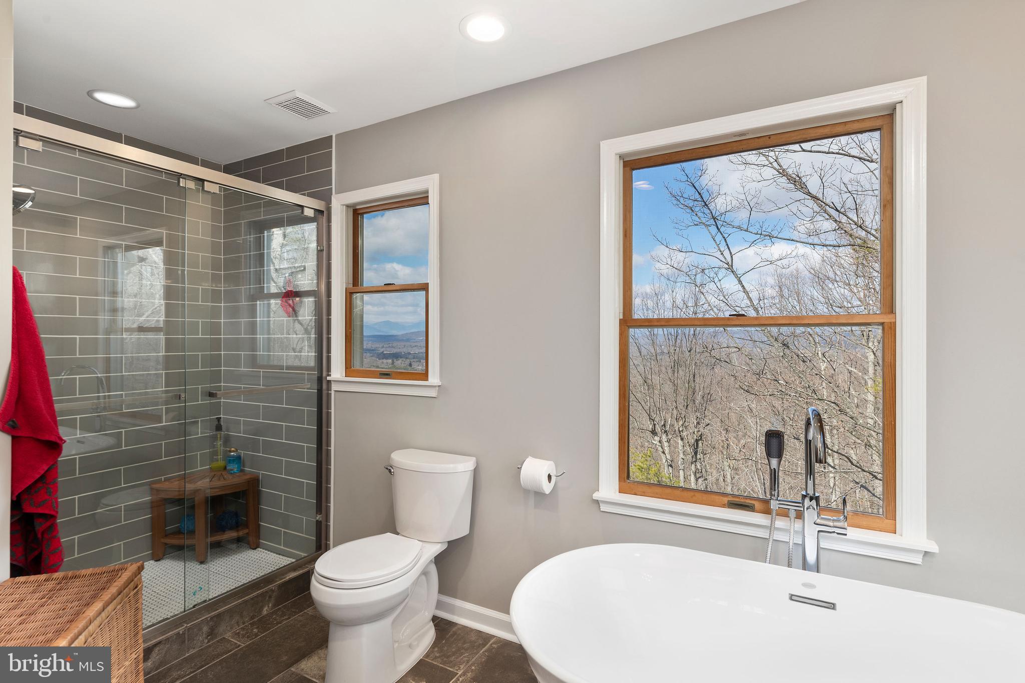 SCOTTS MOUNTAIN - Residential