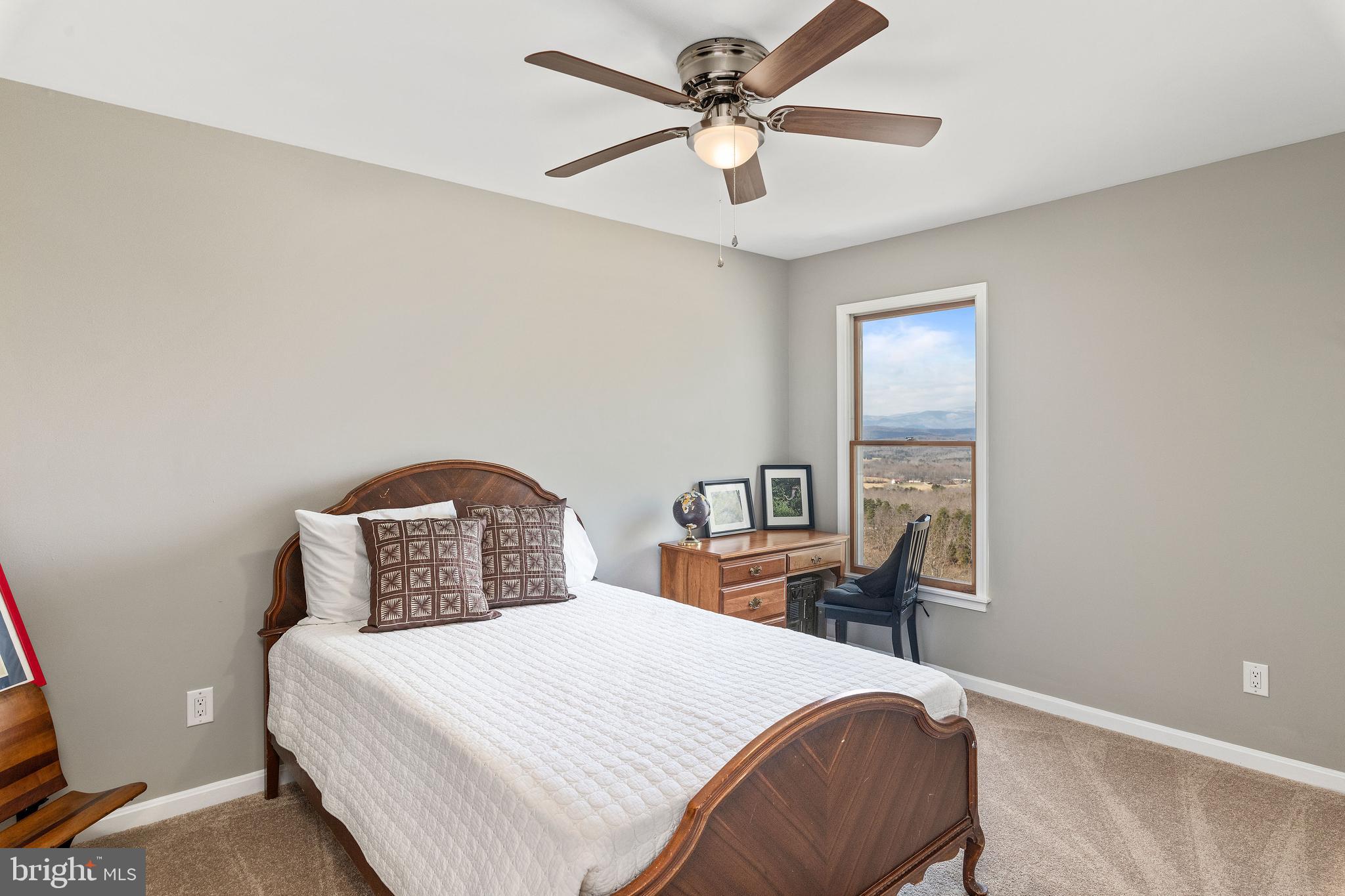 SCOTTS MOUNTAIN - Residential