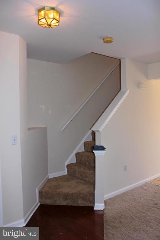 HAMPTON CHASE - Residential