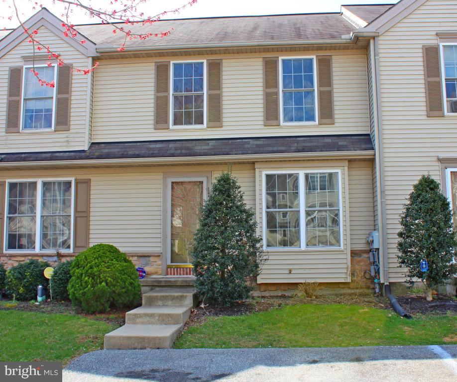 HAMPTON CHASE - Residential