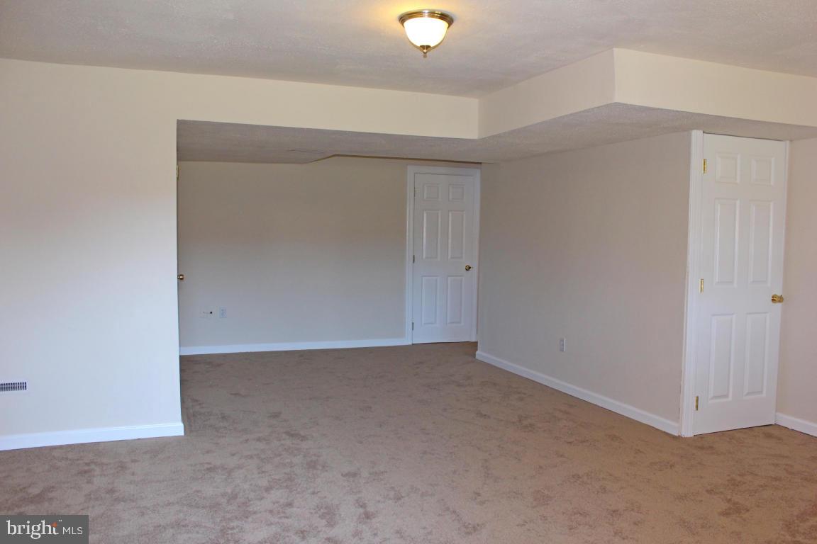 HAMPTON CHASE - Residential
