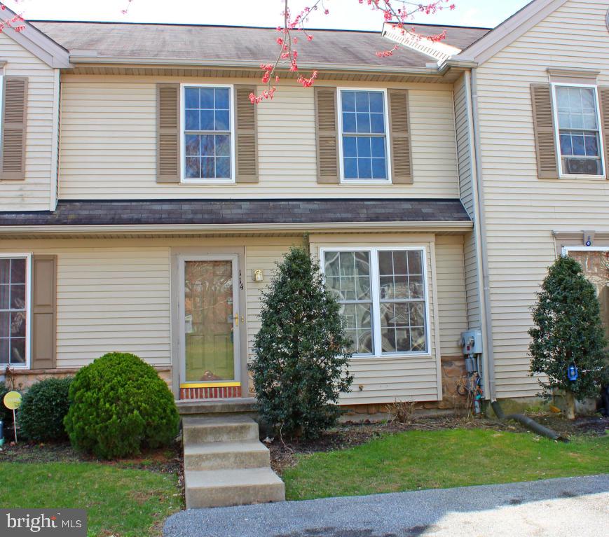 HAMPTON CHASE - Residential