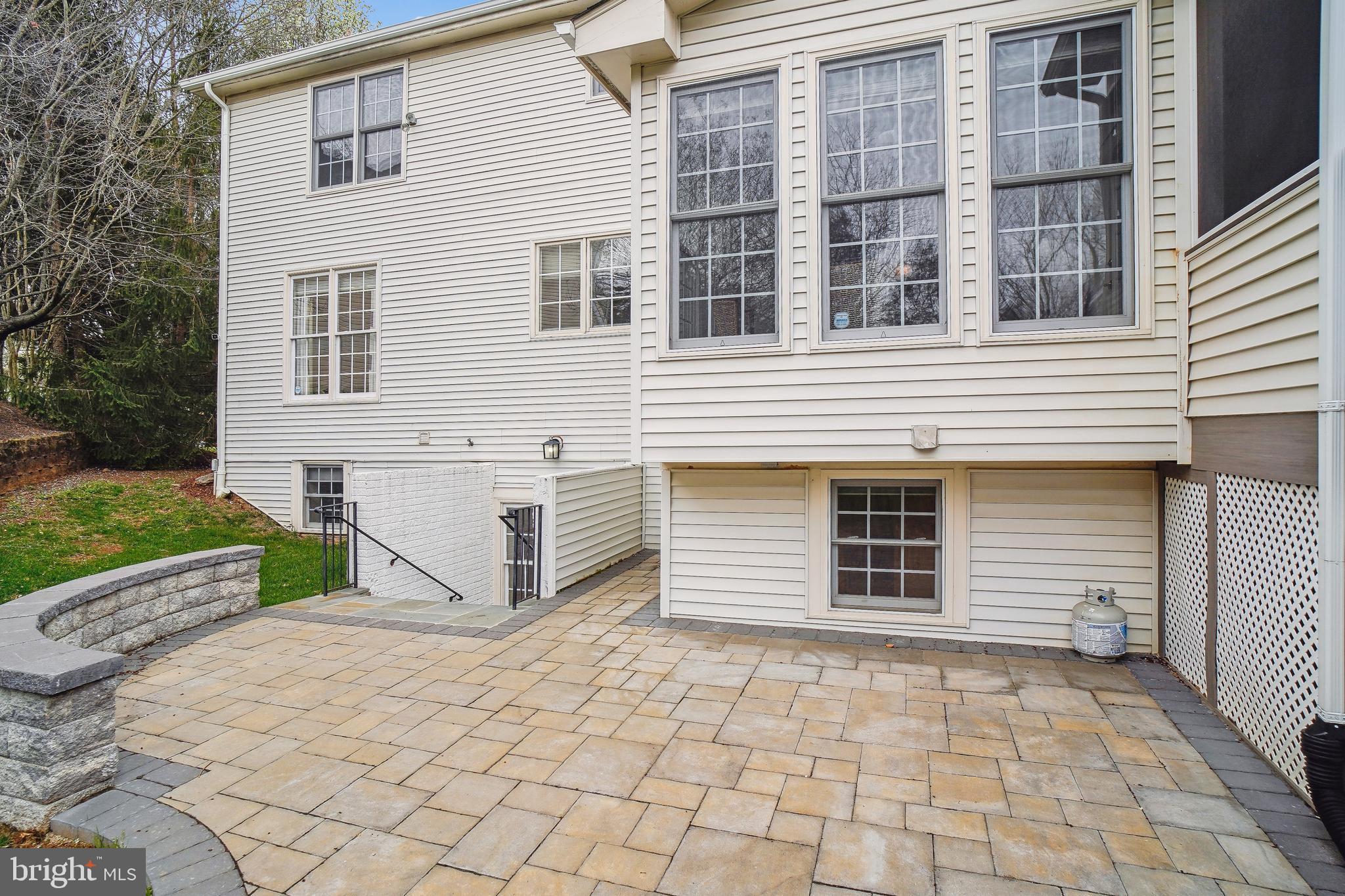 WILLOWS OF POTOMAC - Residential