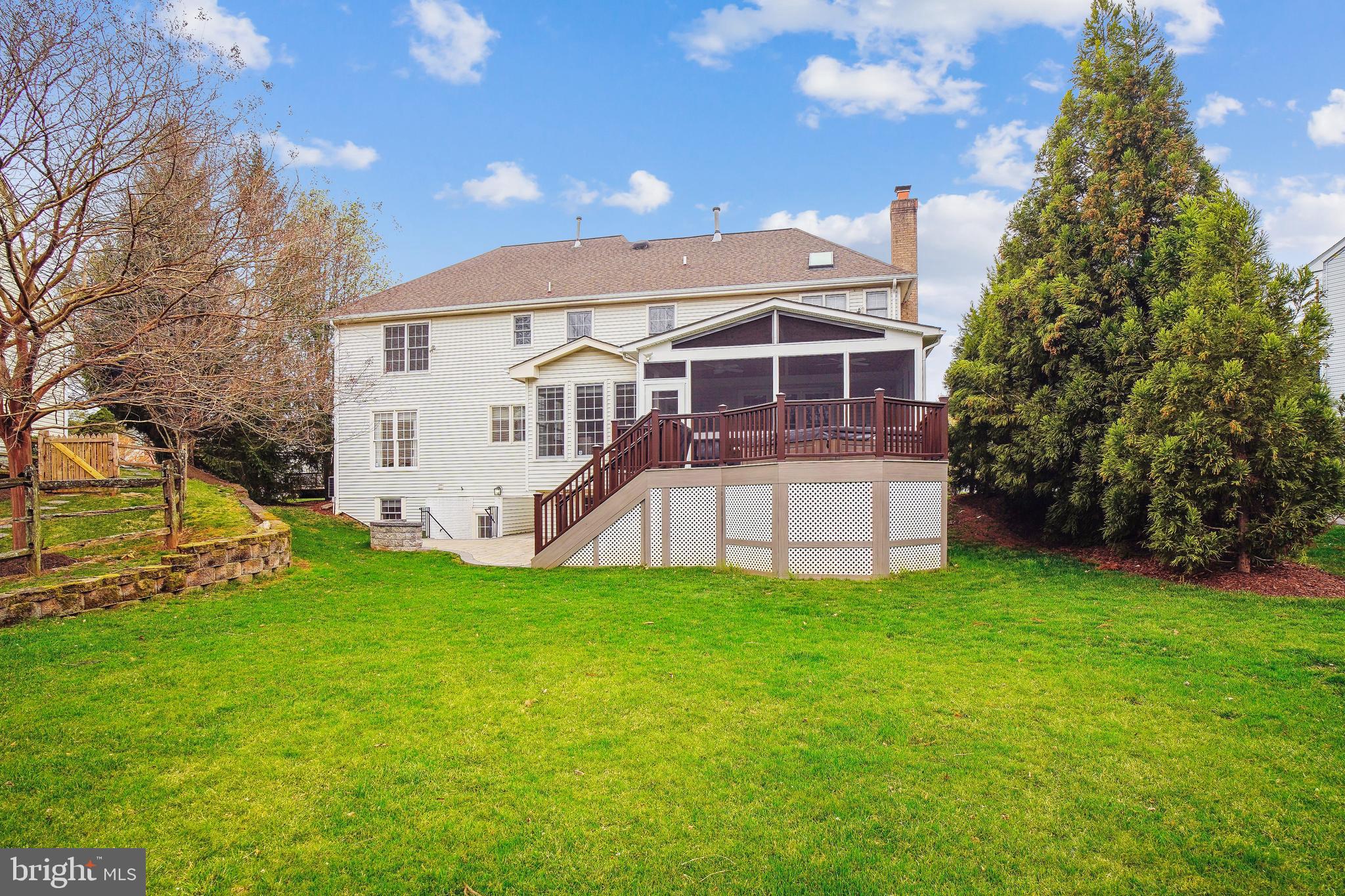 WILLOWS OF POTOMAC - Residential