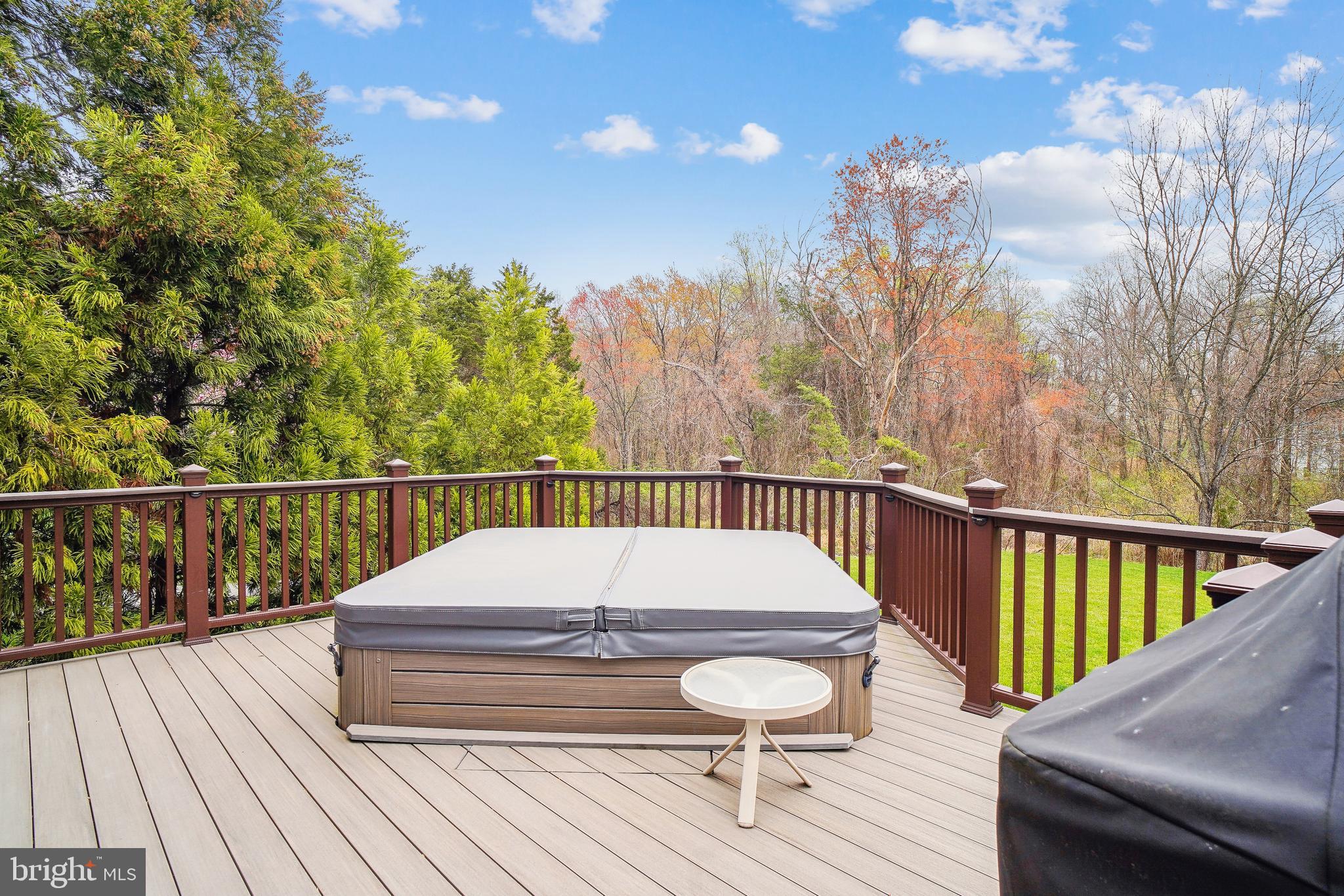 WILLOWS OF POTOMAC - Residential