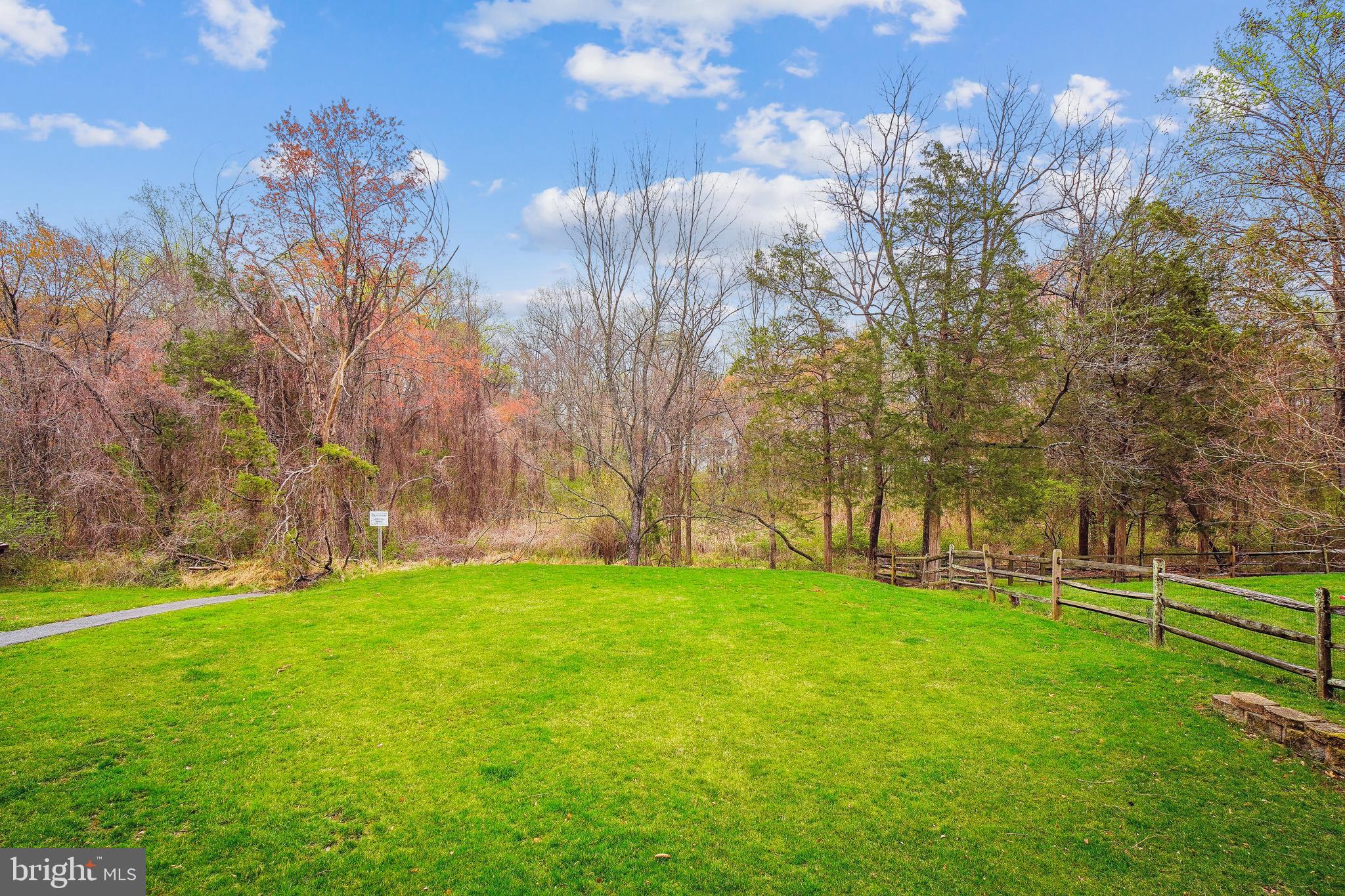 WILLOWS OF POTOMAC - Residential