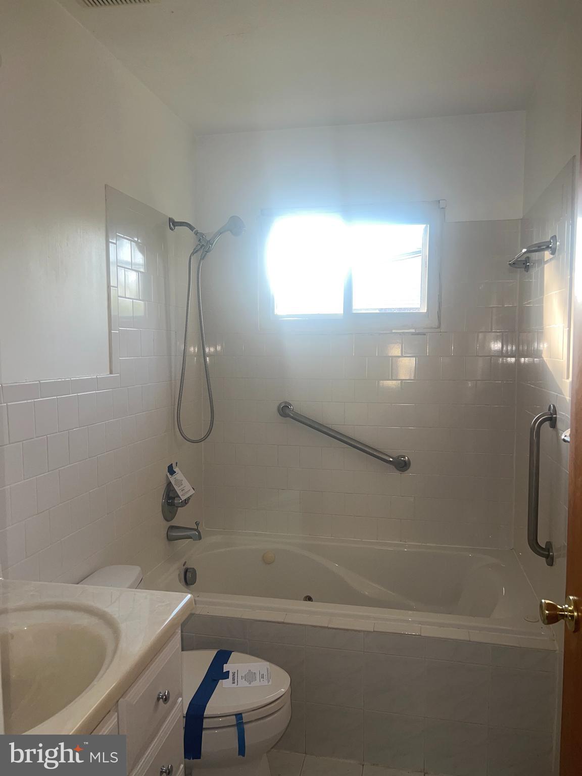 WINDSOR FARMS - Residential