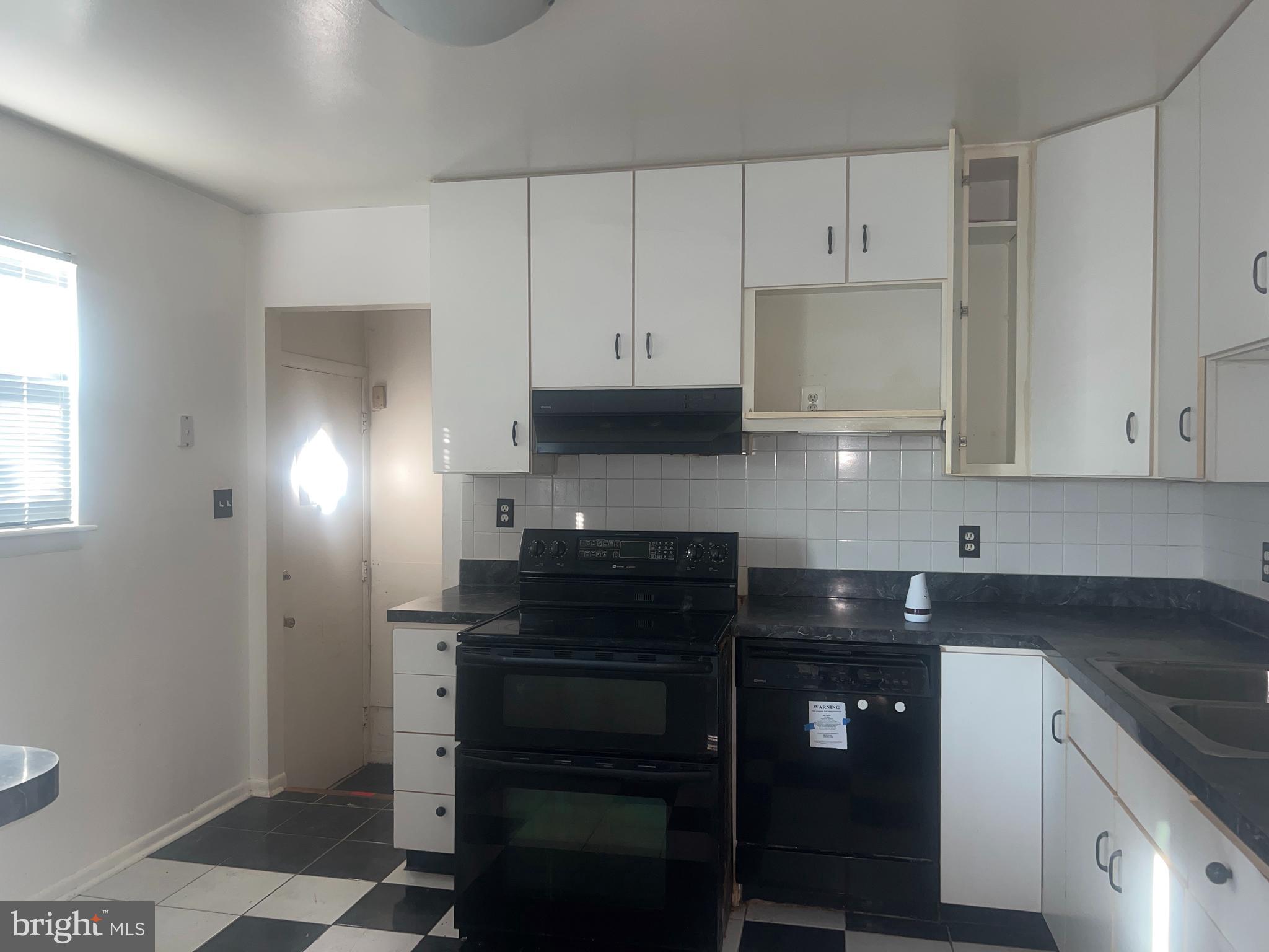 WINDSOR FARMS - Residential