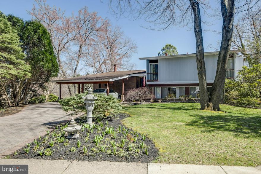 Stunning lakefront contemporary located on Wilde Lake. New stainless steel appliances. Hardwood floors throughout. Floor to ceiling tiles in all baths. Floor to ceiling windows. Ceiling fans in all bedrooms. Fabulous lake views. Close to mall, pool, heath club. Dock for canoe and small sailboat. One of a kind home.  In-Law Suite lower level, separate entrance.