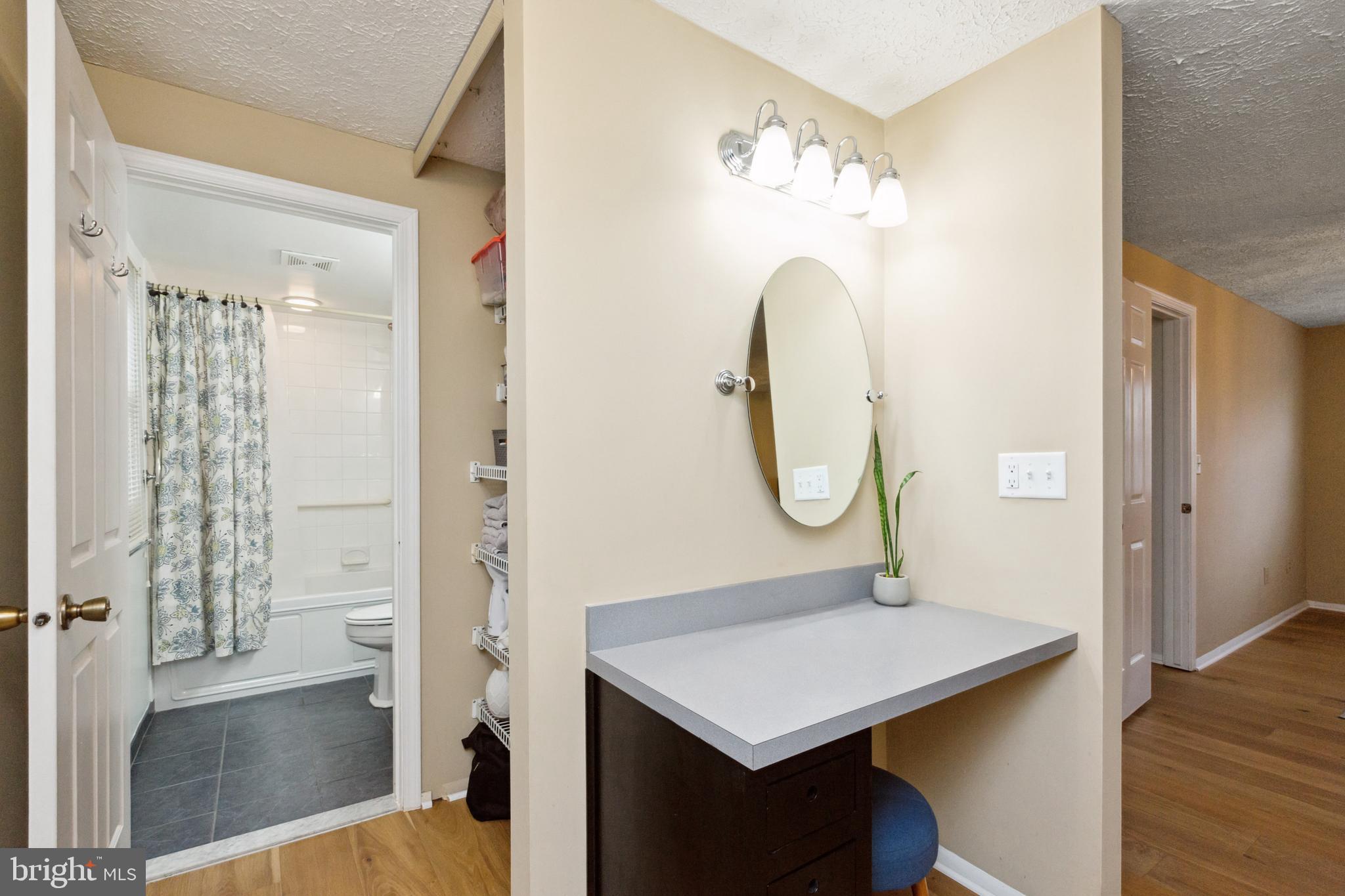 FOUNTAIN ROCK MANOR - Residential