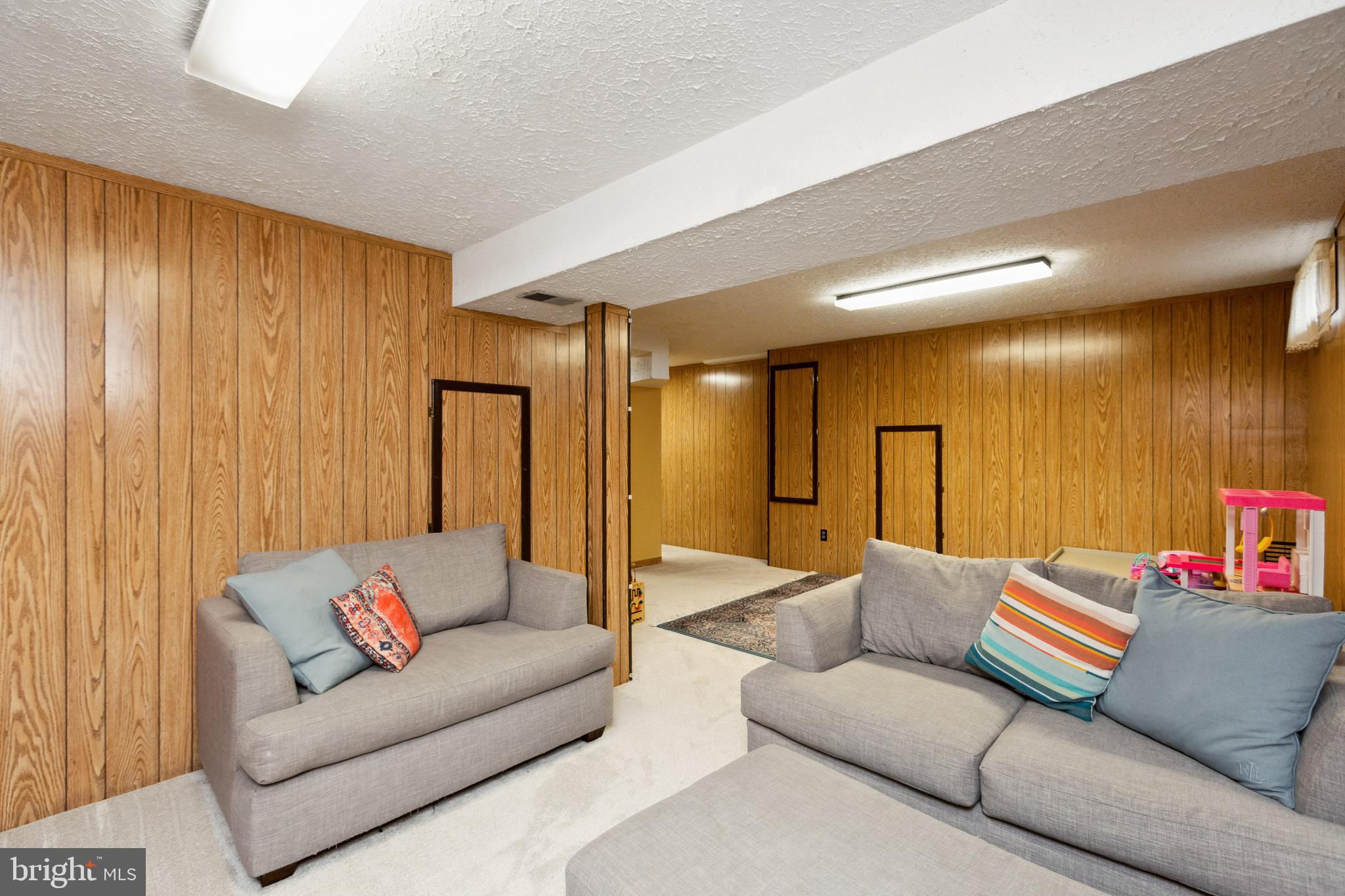 FOUNTAIN ROCK MANOR - Residential